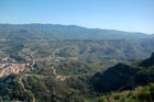 Katalonia, Montserrat. Panorama rozciągająca się ze wzgórza Montserrat. - foto: wnieznane.pl