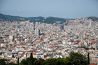 Barcelona. Widok na miasto z wysokości wzgórza Montjuic. - foto: wnieznane.pl