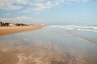 Walencja. Przyjemniejsze oblicze czystej plaży w Walencji. - foto: wnieznane.pl