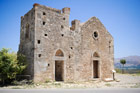 Wyspa Kreta. Zabytkowy wenecki kościół Agios Georgios Phalandra obok ruin Fajstos. - foto: wnieznane.pl