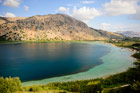 Wyspa Kreta. Jezioro Kourna o poranku. - foto: wnieznane.pl