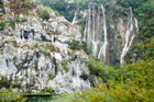 Chorwacja. Wielki Wodospad w jeziorach Plitwickich widziany z inny perspektywy. - foto: wnieznane.pl Chorwacja. Wielki Wodospad w jeziorach Plitwickich widziany z inny perspektywy. - foto: wnieznane.pl
