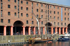 Liverpool. Drewniany żaglowiec w Dokach Alberta.  - foto: wnieznane.pl