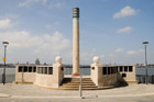 Liverpool. Waterfront - pomniki poświęcone poległym marynarzom. - foto: wnieznane.pl