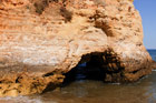 Portugalia. Algarve. Piękne formacje skalne przy Praia Dona Ana. - foto: wnieznane.pl