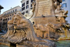 Rzym. Fontanna na Piazza della Rotonda. - foto: wnieznane.pl
