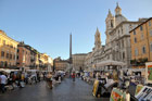 Rzym. Sprzedawcy obrazów na Piazza Navona. - foto: wnieznane.pl