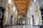Rzym. Imponujące wnętrze Bazyliki św. Jana na Lateranie. - foto: wnieznane.pl