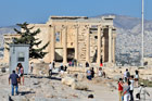 Ateny. Erechtejon - świątynia poświęcona Posejdonowi i Atenie.  - foto: wnieznane.pl