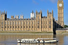 Londyn. Statek na Tamizie i Parlament.  - foto: wnieznane.pl