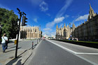 Londyn w słońcu. Widok na Opactwo Westminsterskie i Parlament.  - foto: wnieznane.pl