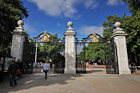 Londyn. Wejście na teren Green Park.  - foto: wnieznane.pl