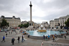 Londyn. Widok na Trafalgar Square, Kolumnę Nelsona i fontannę sir Lutyensa. - foto: wnieznane.pl