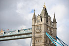 Londyn. Szczyt jednej z wież Mostu Tower.  - foto: wnieznane.pl