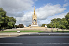 Londyn. Albert Memorial - wspaniały pomnik upamiętniający księcia Alberta, stojący na terenie Kensington Gardens. - foto: wnieznane.pl