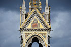 Londyn. Pomnik Albert Memorial, który zachwyca złotymi detalami. - foto: wnieznane.pl