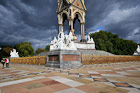 Londyn. Albert Memorial - pomnik upamiętniający księcia Alberta, stojący na terenie Kensington Gardens. - foto: wnieznane.pl