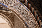 Sewilla. Precyzyjnie zdobione łuki w Real Alcazar. - foto: wnieznane.pl Sewilla. Precyzyjnie zdobione łuki w Real Alcazar. - foto: wnieznane.pl