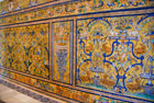 Sewilla. Malowane ceramiczne płytki zdobią ściany wnętrz Real Alcazar. - foto: wnieznane.pl Sewilla. Malowane ceramiczne płytki zdobią ściany wnętrz Real Alcazar. - foto: wnieznane.pl