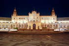 Sewilla. Pięknie oświetlony Plac Hiszpański. - foto: wnieznane.pl