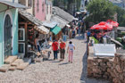 Bośnia i Hercegowina. Mostar. Spacer wzdłuż prawego brzegu Neretwy. - foto: wnieznane.pl