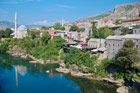 Bośnia i Hercegowina. Mostar. Rzut oka ze Starego Mostu. - foto: wnieznane.pl