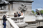 Paryż. Pont Alexandre III to popularne miejsce na sesje ślubne. - foto: wnieznane.pl