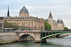 Paryż. Widok na Sekwanę i Conciergerie. - foto: wnieznane.pl