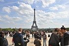 Paryż. Wieża Eiffla widziana z Trocadero. - foto: wnieznane.pl