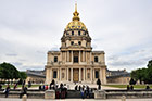 Paryż. Dome des Invalides, gdzie pochowany został Napoleon. - foto: wnieznane.pl
