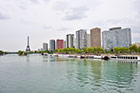 Paryż. Okolice Pont de Grenelle i Pont Mirabeau. W tle Wieża Eiffla i wieżowce biurowo-mieszkalne.  - foto: wnieznane.pl