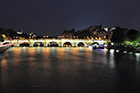 Paryż. Pont Neuf i Sekwana wieczorową porą. - foto: wnieznane.pl