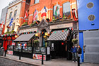 Dublin. W dzielnicy Temple Bar co i rusz trafimy na jakiś pub. - foto: wnieznane.pl
