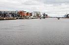 Dublin. Na pierwszym planie Sean O'Casey Bridge. W tle harfa mostu Samuela Becketta. - foto: wnieznane.pl