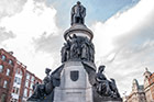Dublin. Pomnik Daniela O'Connella przy ulicy nazwanej jego imieniem. - foto: wnieznane.pl