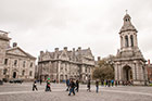 Dublin. Trinity College i Parliament Square. - foto: wnieznane.pl