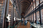Dublin. Trinity College. Długi pokój w Old Library. - foto: wnieznane.pl