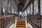 Dublin. Trinity College. Długość pokoju wynosi 64 metry. - foto: wnieznane.pl