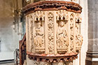 Dublin. Pięknie zdobiona ambona w Christ Church Cathedral. - foto: wnieznane.pl