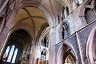 Dublin. St. Patrick's Cathedral. W katedrze nie ma co liczyć na malowidła na ścianach. - foto: wnieznane.pl