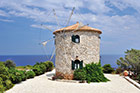 Zakynthos. Wiatrak w Skinari. - foto: wnieznane.pl