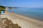 Zakynthos. Jedna z wielu plaż na wschodnim wybrzeżu - Psarou Beach. - foto: wnieznane.pl