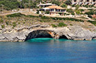 Zakynthos. Groty w Makris Gialos. - foto: wnieznane.pl