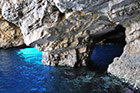 Zakynthos. Wewnątrz jednej z Błękitnych Grot.  - foto: wnieznane.pl
