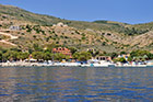 Zakynthos. Port Agios Nikolaos widziany od strony morza. - foto: wnieznane.pl