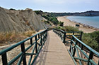 Zakynthos. Na plażę Gerakas schodzi się po drewnianym podeście. - foto: wnieznane.pl