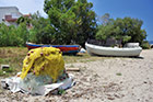 Zakynthos. Łódki i sieci rybackie w miejscowości Argassi. - foto: wnieznane.pl