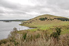 Irlandia. Pagórkowaty krajobraz w Lough Gur. - foto: wnieznane.pl
