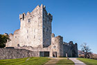 Irlandia. Ross Castle znajduje się w obrębie Killarney National Park. - foto: wnieznane.pl