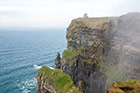 Irlandia. Cliffs of Moher. W najwyższym punkcie klify osiągają nawet 200 metrów wysokości. - foto: wnieznane.pl